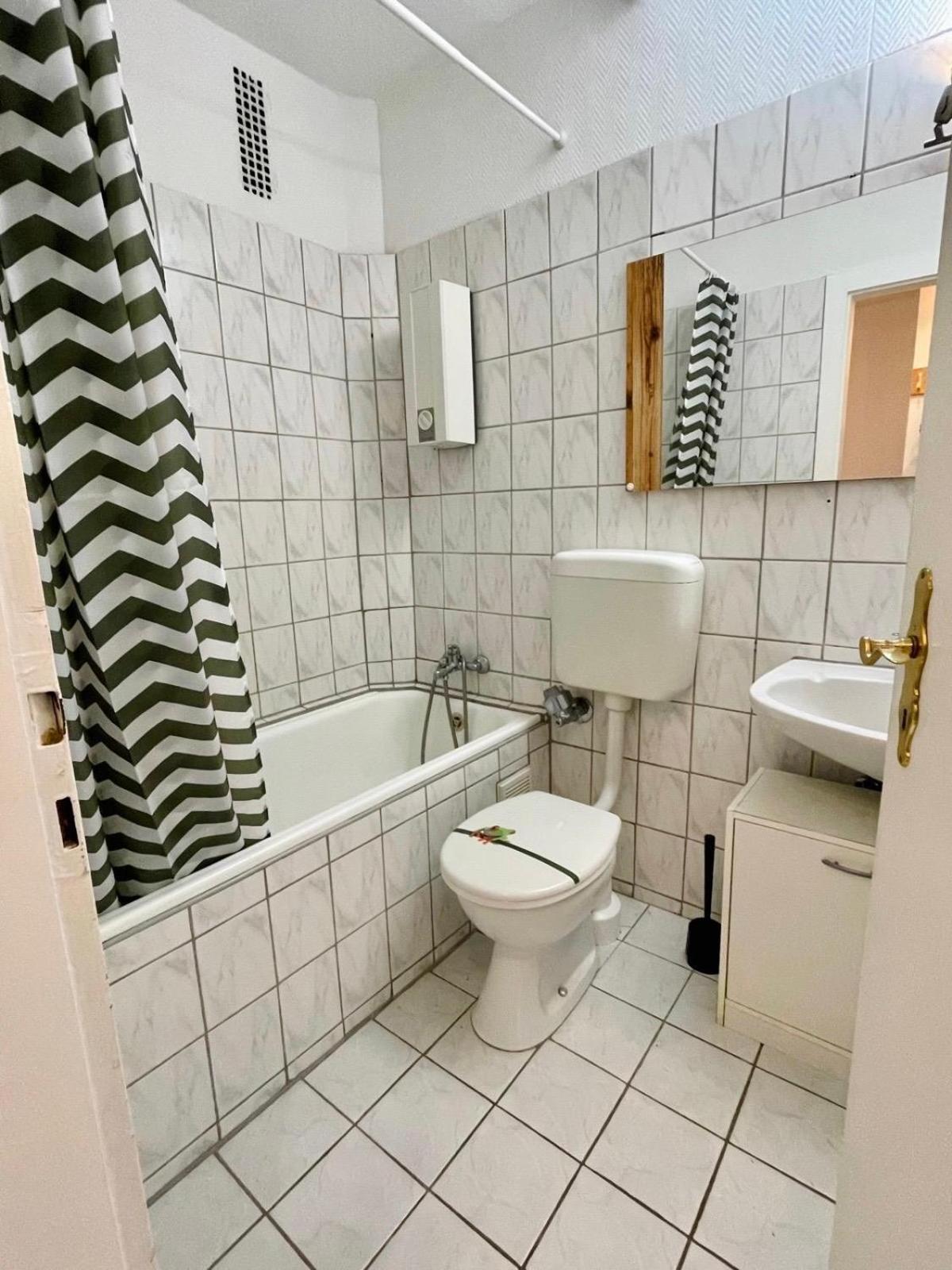 Apartment Schoenes Studioapartment Uni Naehe, Wlan, 4 Gaeste Essen